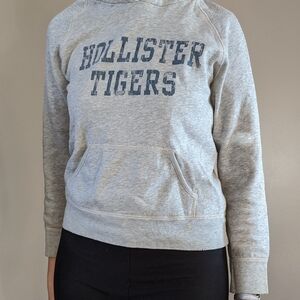 ☘️Hollister Tigers Hooded Sweatshirt